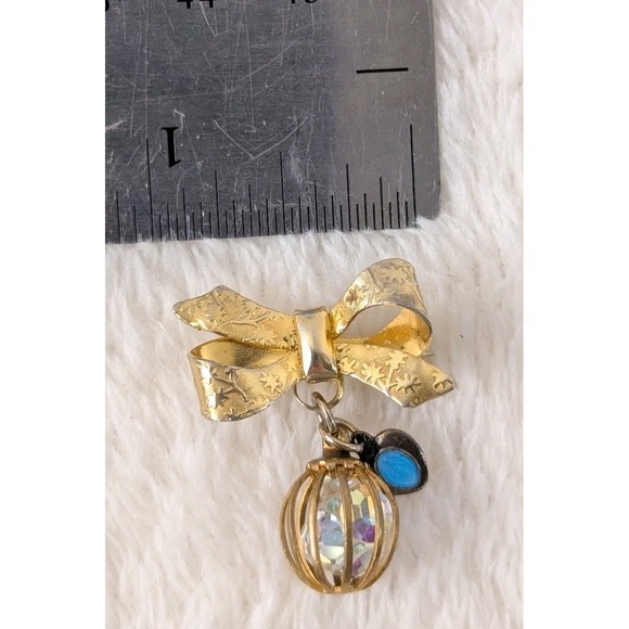 Vintage Gold Tone‎ Bow Brooch Caged AB Crystal Charm Heart Dangle 1960s Jewelry - Picture 5 of 5